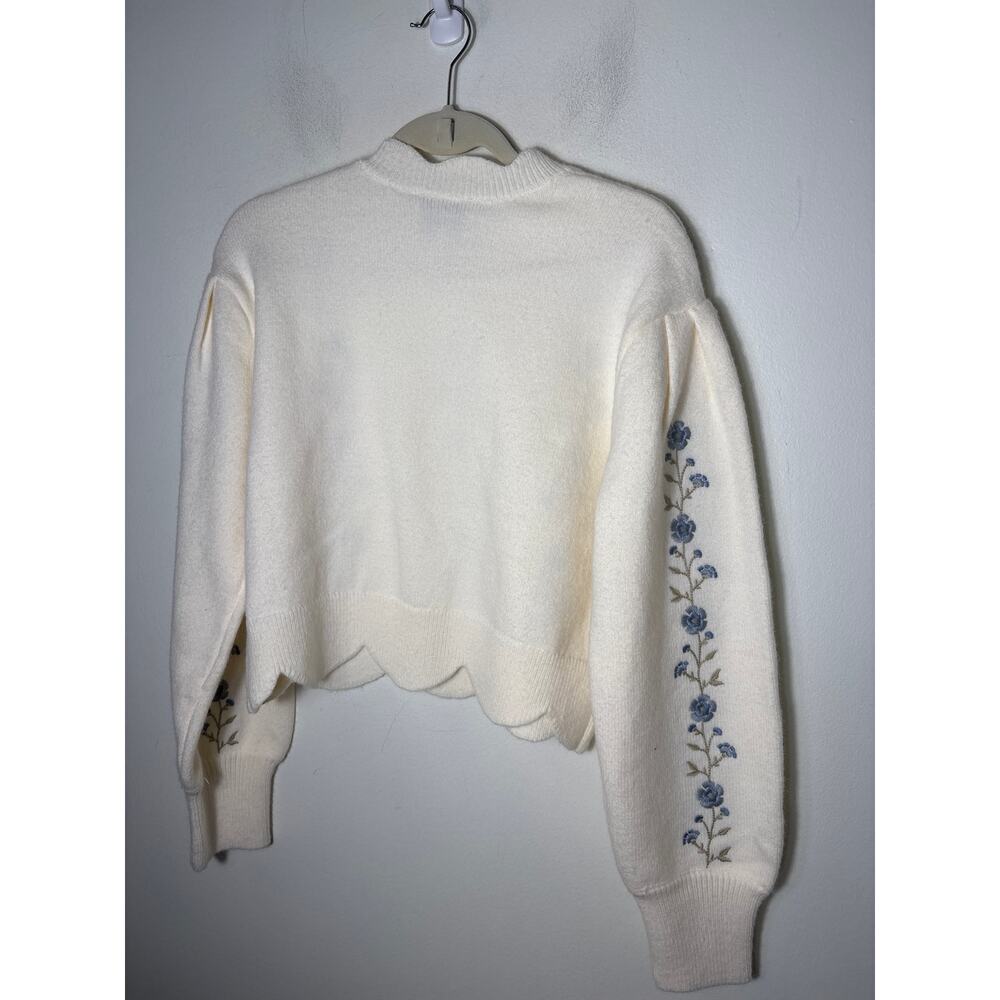 NWT MABLE Cream and Blue Floral Embroidered Cropped Sweater Sz S - Picture 3 of 3